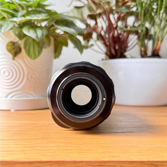 Super Takumar 200mm f4 Telephoto Lens - Picture 5 of 7